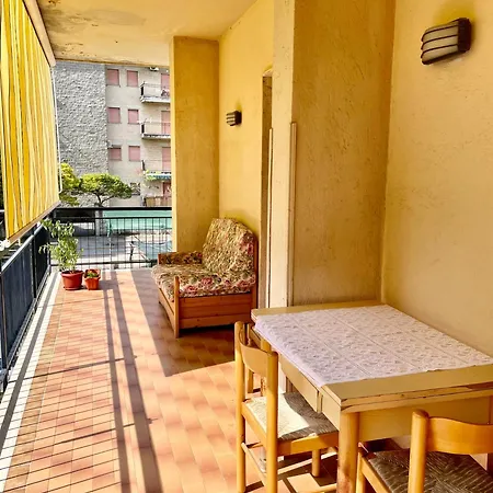 Large Flat In 아파트