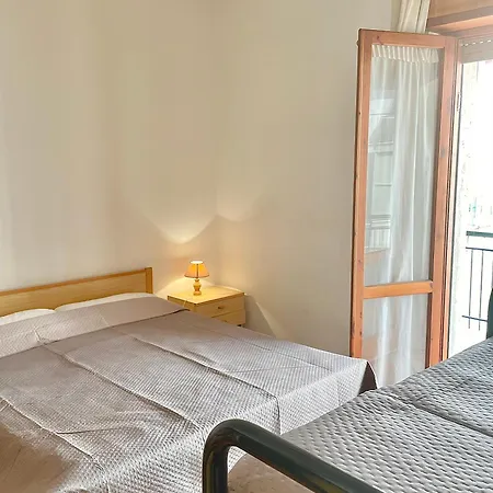 Apartment Large Flat In Scalea
