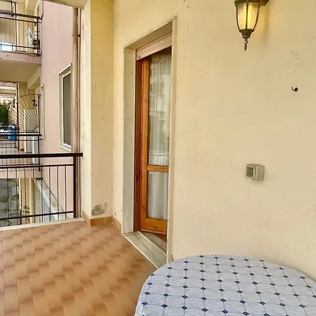 Large Flat In Apartment
